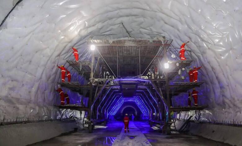 北京简要分析隧道防水板铺设的注意事项
