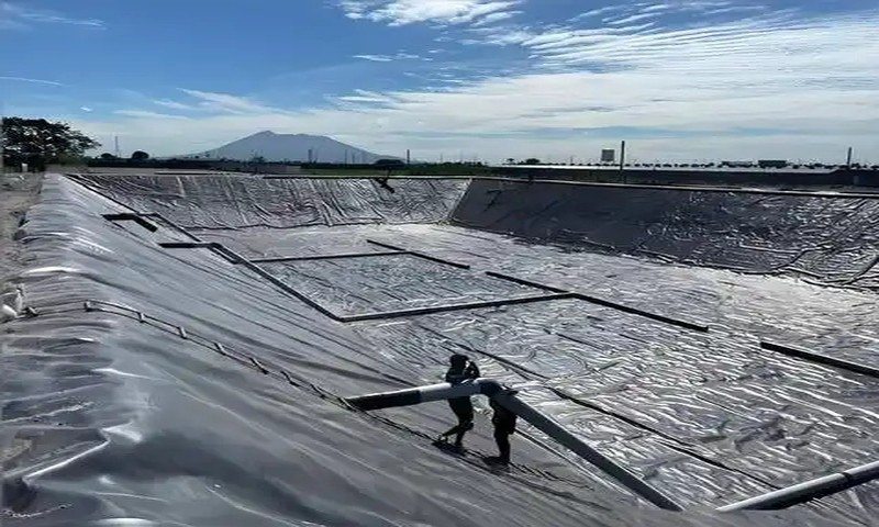 黑膜沼气池 HDPE 土工膜权威选型标准｜国标参数、厚度分级、工况选材、验收规范